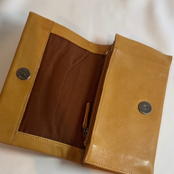 Latico Eloise Camel Leather Zip Wallet “NWT” - Picture 7 of 14